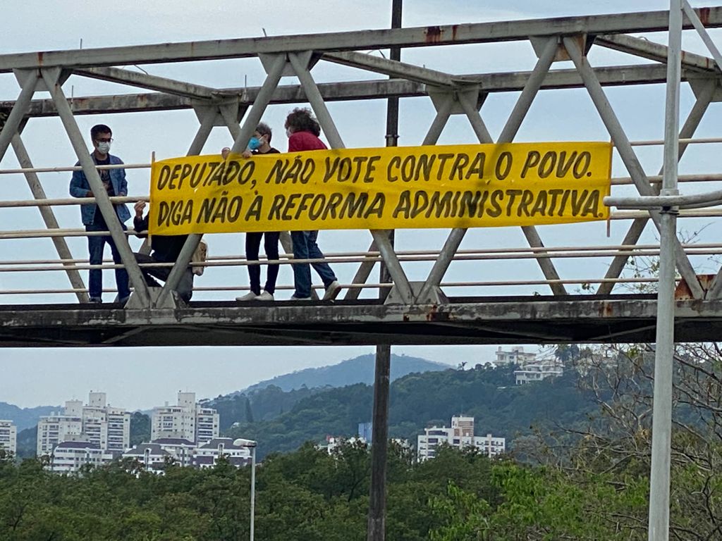 Abaixo-assinado contra a terceirização de Serviços Públicos