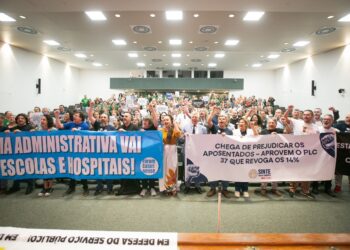 SINJUSC participa de ato político na Alesc contra a PEC 38