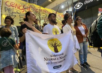 SINJUSC participa da marcha da consciência negra em Floripa
