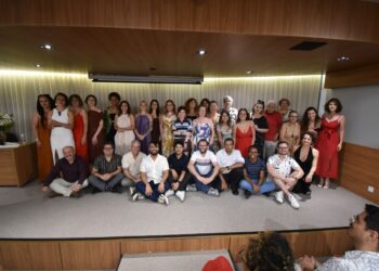 Discursos contra lei que proíbe cotas raciais e em defesa de um sindicalismo plural marcam posse da Diretoria do SINJUSC