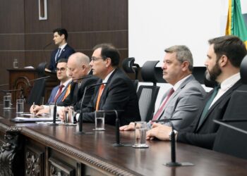 SINJUSC defende cumulatividade do adicional de graduação durante mesa com o TJSC (10/12)