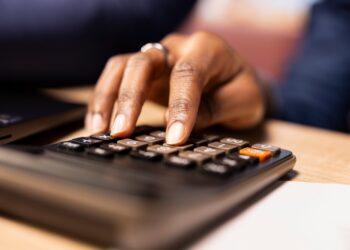 TJSC paga segunda parcela para “ativos” e SINJUSC segue cobrando incidência do médico-social sobre 13° de aposentados